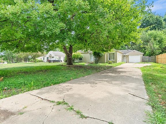 3rd image of 2523 Ashton Rd