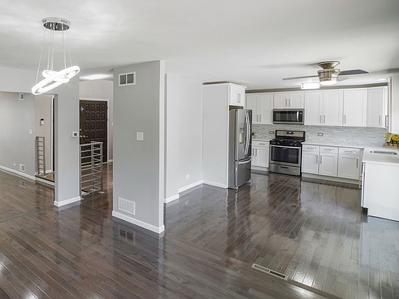 5th image of 16442 Kenwood Ave