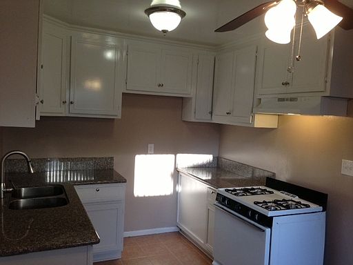 3rd image of 1114 W 18th St APT 5