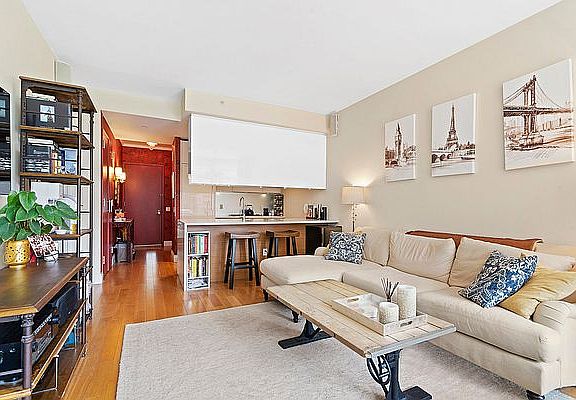 3rd image of 555 W 59th St APT 10E
