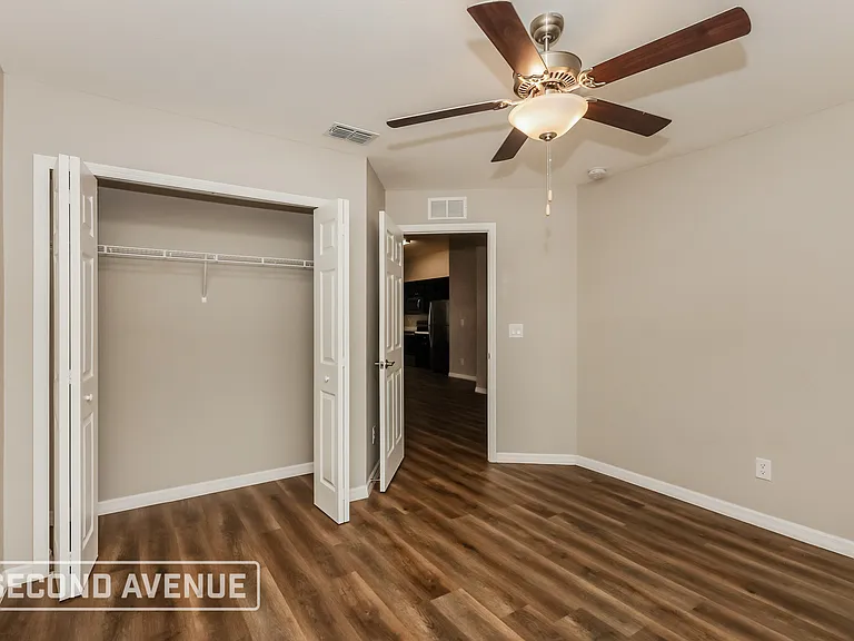 736 Barcia St E — Photo 17