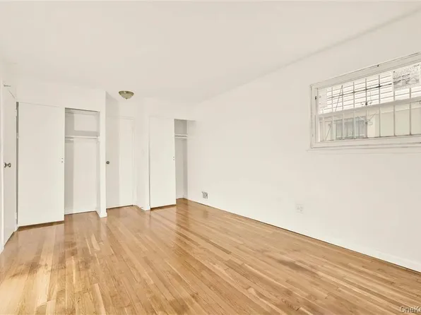 115-30 Inwood Street image 11 of 24