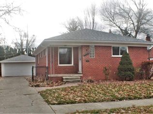 19706 Salisbury St, Saint Clair Shores, MI