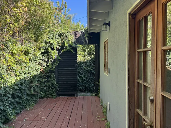 4038 Denny Ave, Studio City, CA 91604