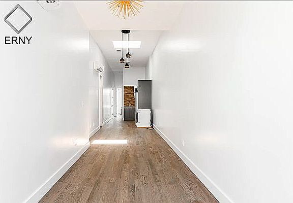 3rd image of 99 Varet St #4