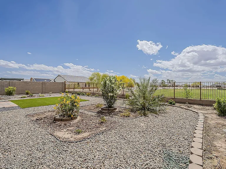 44587 W Palo Amarillo Rd — Photo 34