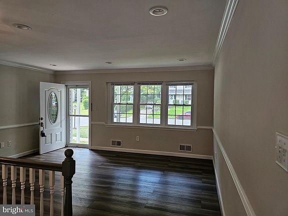 4th image of 12519 Oakwood Dr