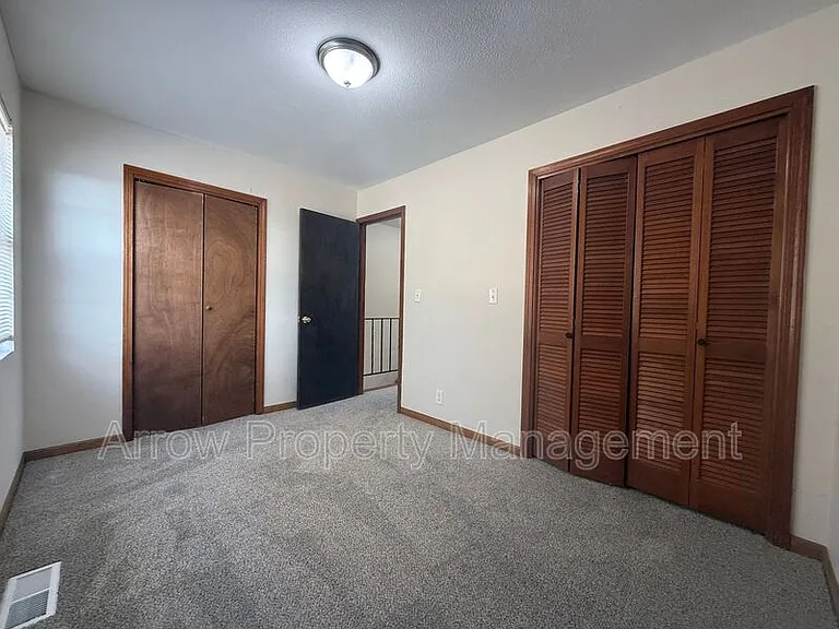 1340 S Jackson St — Photo 8
