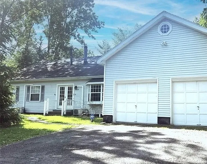 121 Birchwood Dr — Photo 1