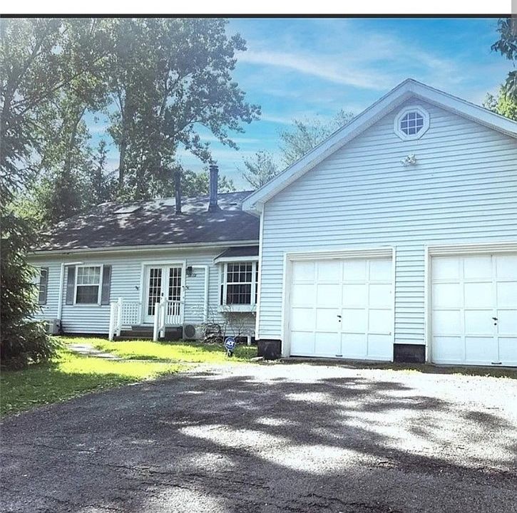 1st image of 121 Birchwood Dr