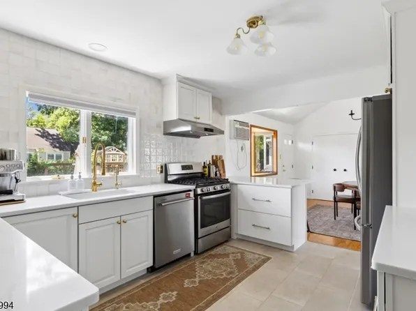 329 Maplewood Ave, Kenilworth Boro, NJ 07033