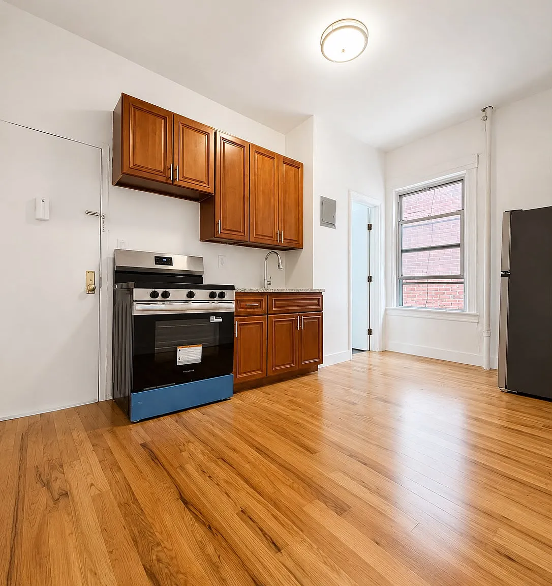 948 41st Street — Photo 1