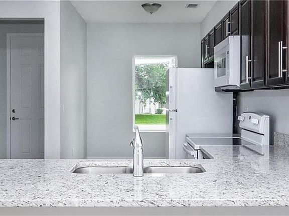 4th image of 754 Mink Ct Unit A