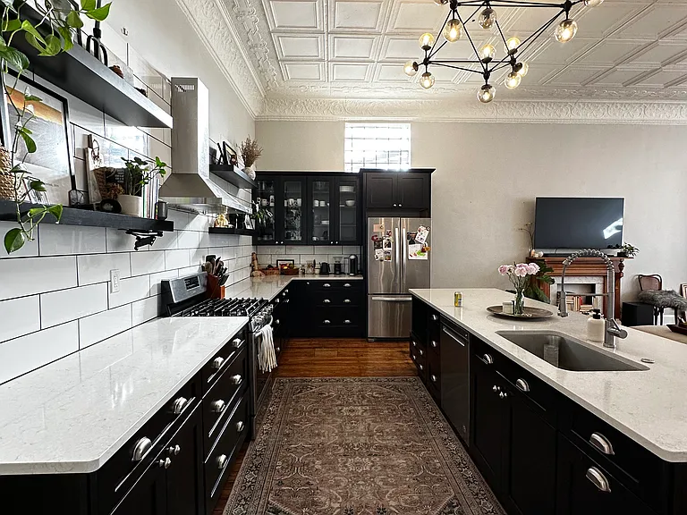 1104 Russell St #1 — Photo 3