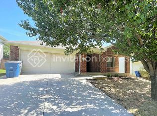 1961 Courtside Dr, Grand Prairie, TX 75051