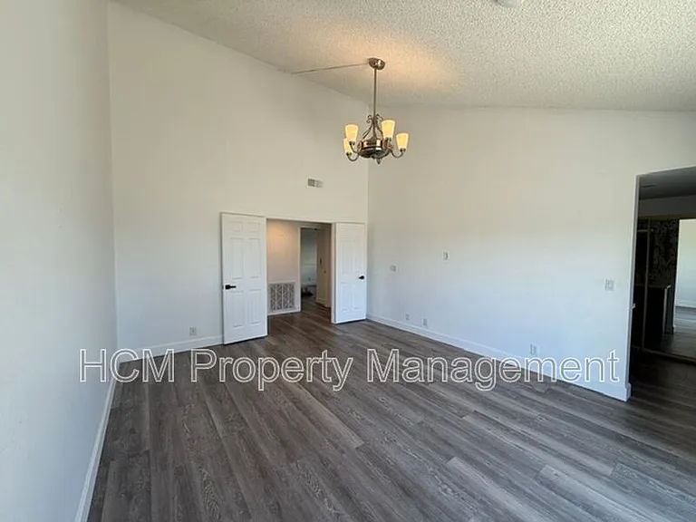 3009 Calle Juarez — Photo 19