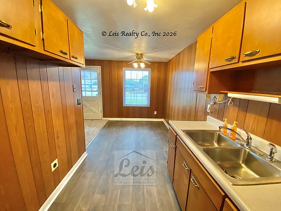 5th image of 705 S Main St #3