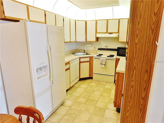 5th image of 13103 Cypress Hill Dr APT C1