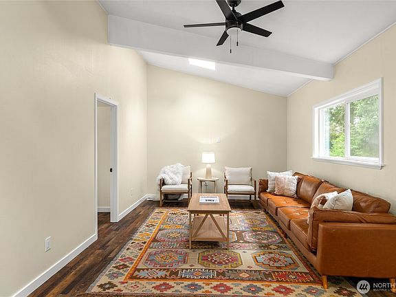 3rd image of 328 Ensign Avenue NW