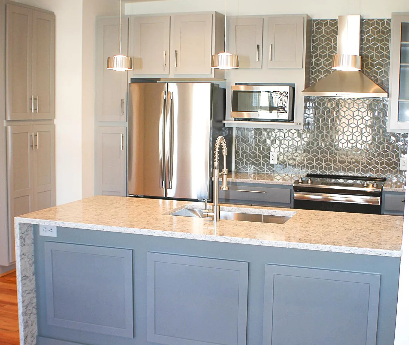 1 bed, 700 sqft, $1,650 — Photo 2