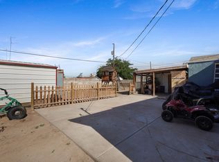 207 52nd St SW, Albuquerque, NM 87105