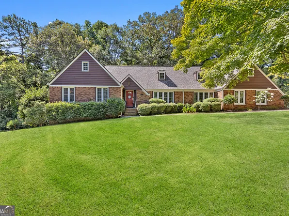 42 Oak Creek Cir, Toccoa, GA 30577