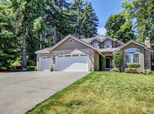890 NE Boulder Ridge Ct, Poulsbo, WA 98370