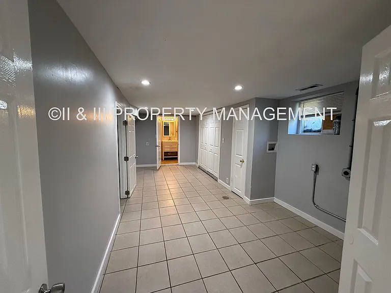 3700 Wyandotte St #BASEMENT — Photo 7