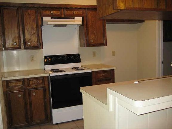 5th image of 3307B Palm Desert Ln