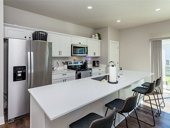3rd image of 3511 Linden Dr SW