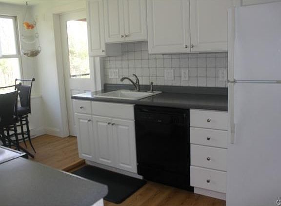 5th image of 28 Rockwood Ln