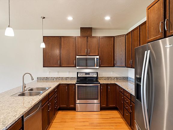 4th image of 525 Eisenhower St SE #525