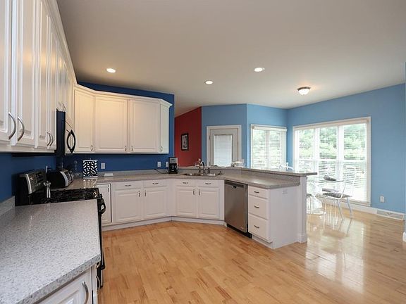 5th image of 9780 Cherry Hills Dr