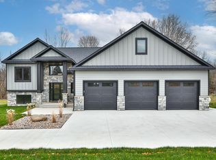 1218 Highway St N, Dodge Center, MN 55927