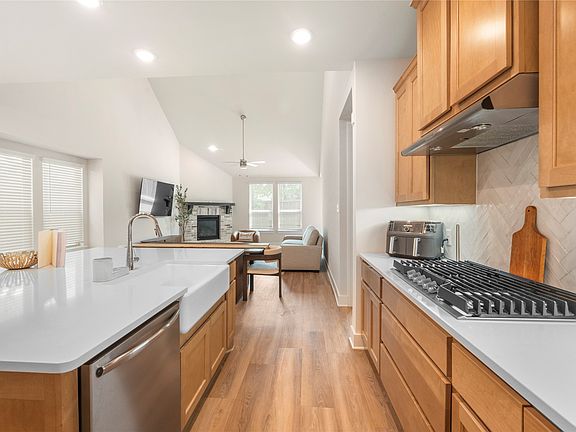 4th image of 3906 Southbend Ct