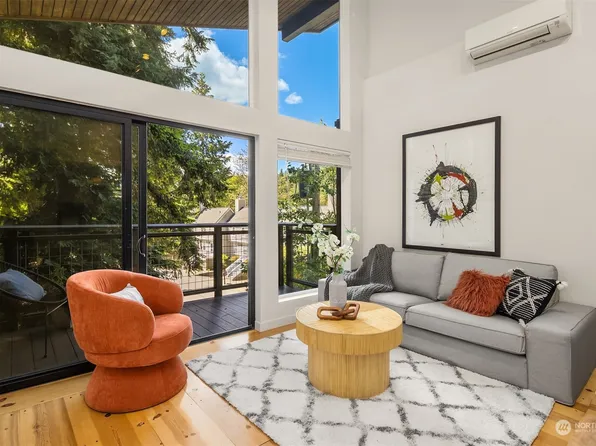 203 Madrona Way NE #1F, Bainbridge Island, WA 98110