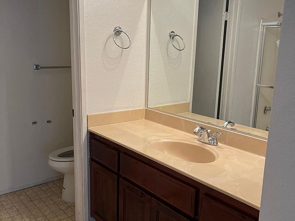 3rd image of 1022 Summermist Ct