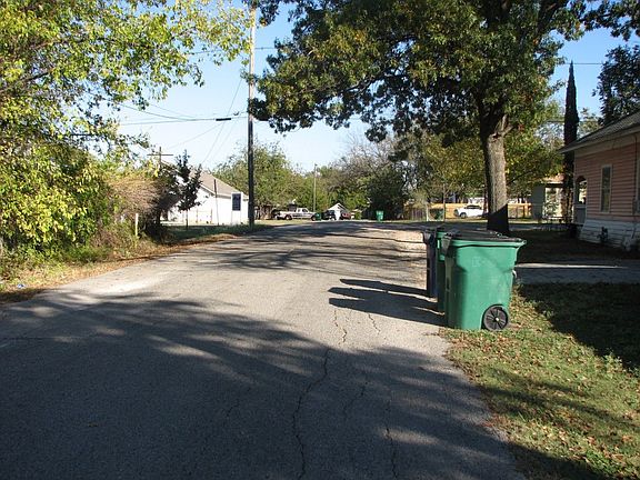 5th image of 806 North St