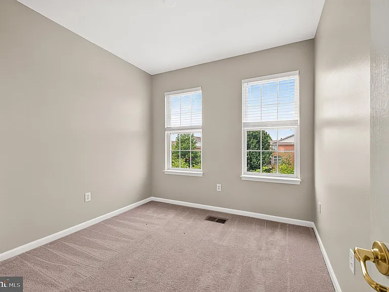 6805 Oregano Ln — Photo 42