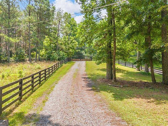 4th image of 2865 Hightower Rd