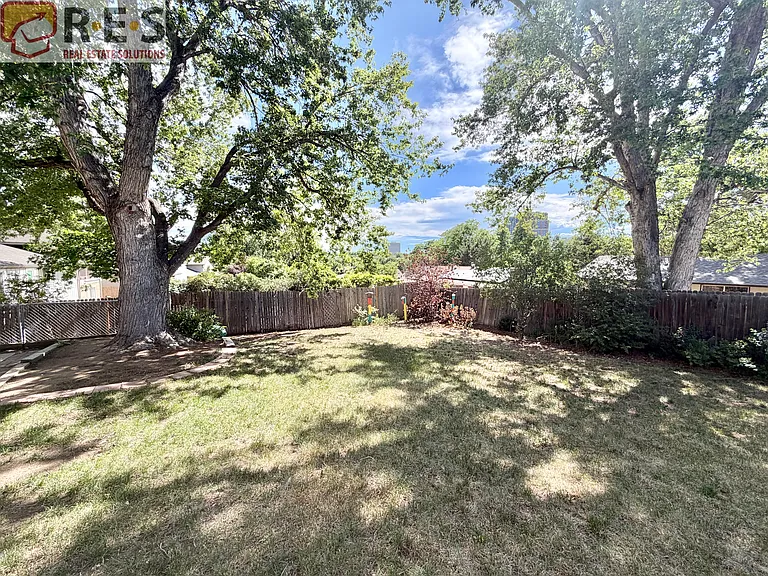 4733 S Willow St — Photo 28