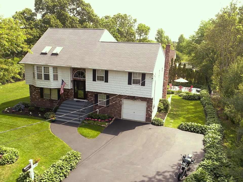 1st image of 105 Argyle Ave