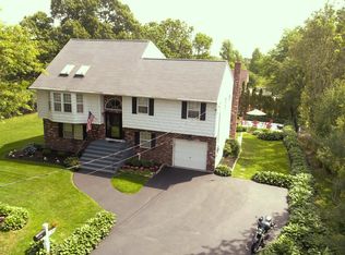 105 Argyle Ave, Babylon, NY 11702