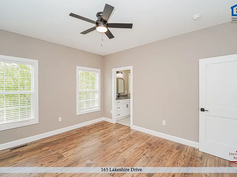 165 Lakeshire Dr — Photo 9