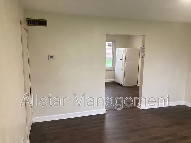 944 S Central Dr — Photo 5