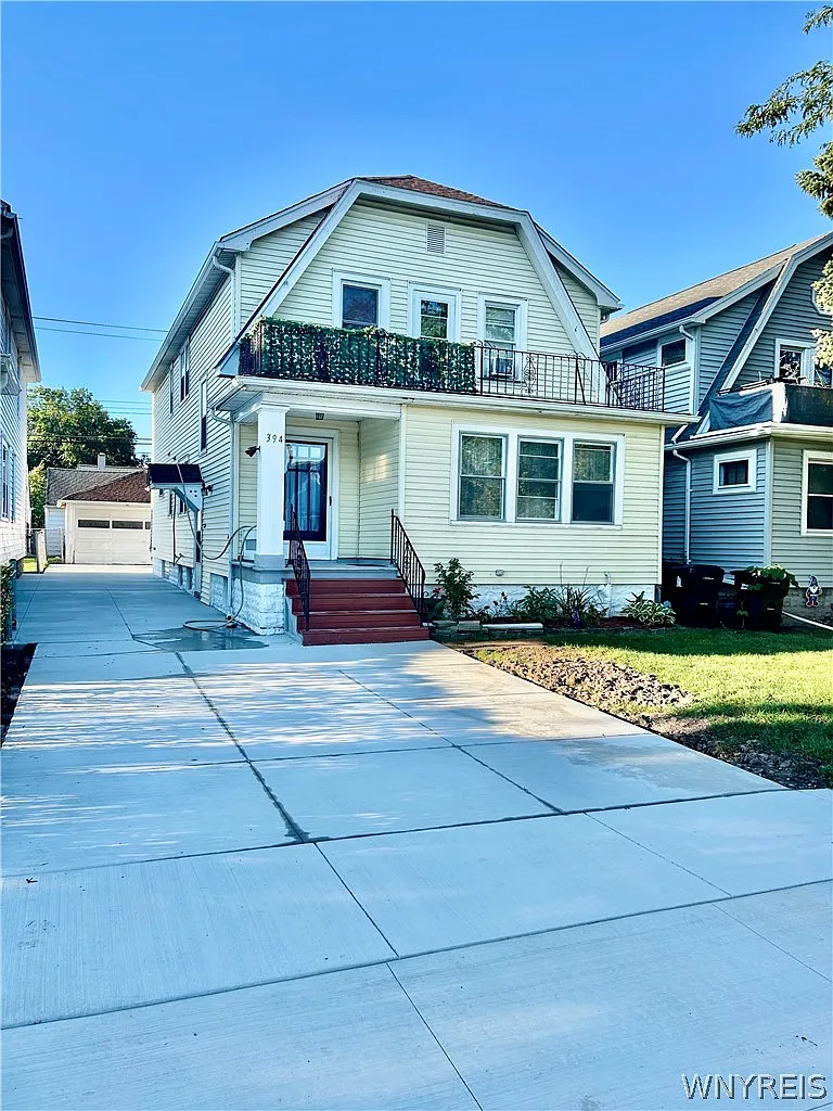 3 bed, 1.0 bath, 2255 sqft, $1,750 — Photo 1