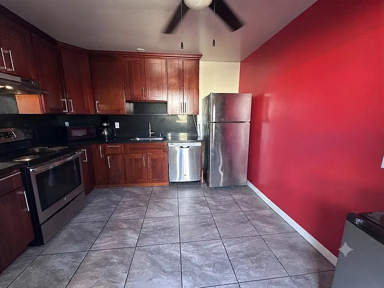 3685 Cape Cod Ct #4 — Photo 3