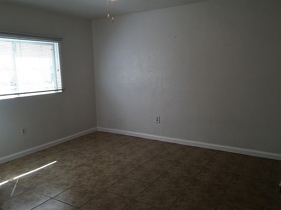 3rd image of 618 Jefferson St NE APT C