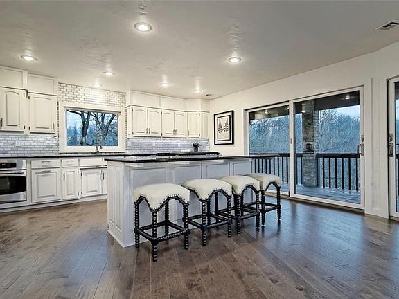 3rd image of 15565 Hawks Landing Dr