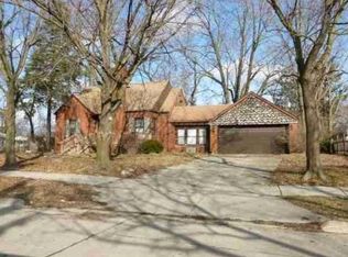 24690 Sherman Ave, Oak Park, MI 48237